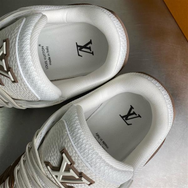 20251128154046167 390